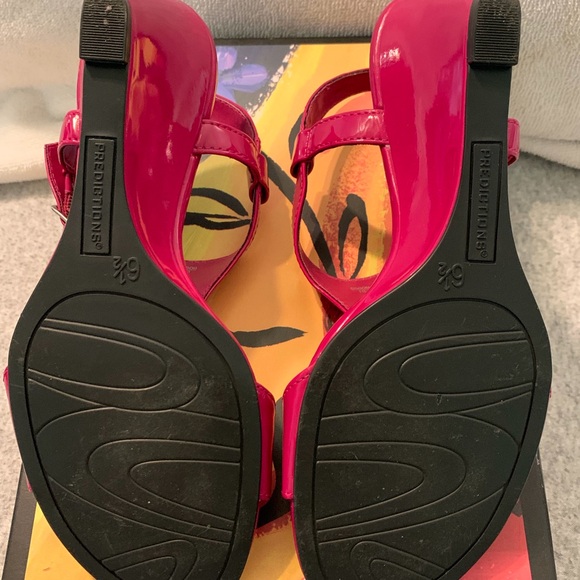 Cute hot pink wedge sandals - Picture 5 of 5